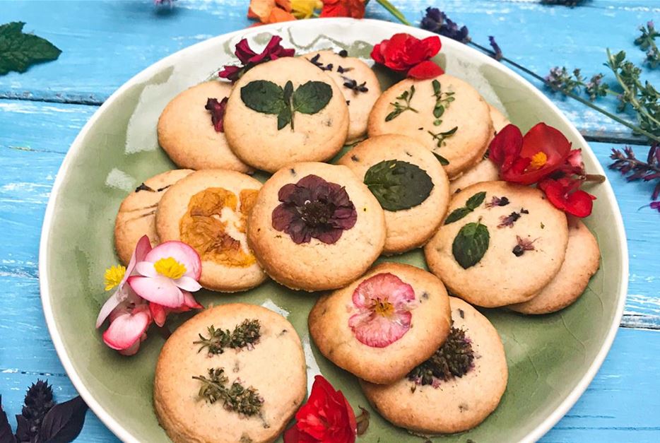 Lavendelplätzchen mit Blüten2.jpg